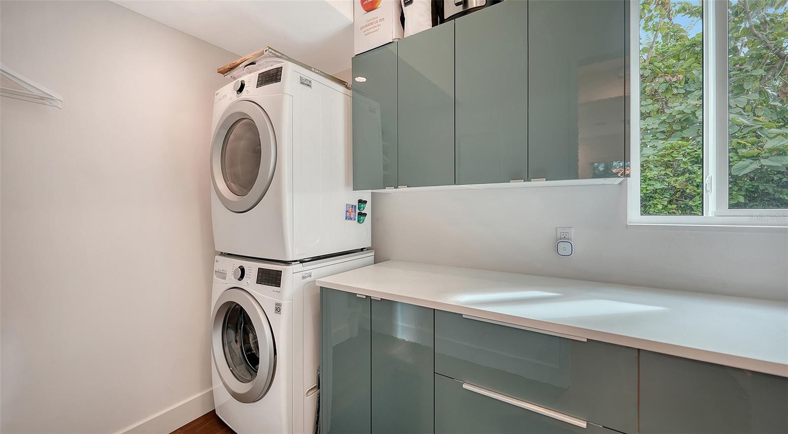 BUNGALOW HILL - Residential