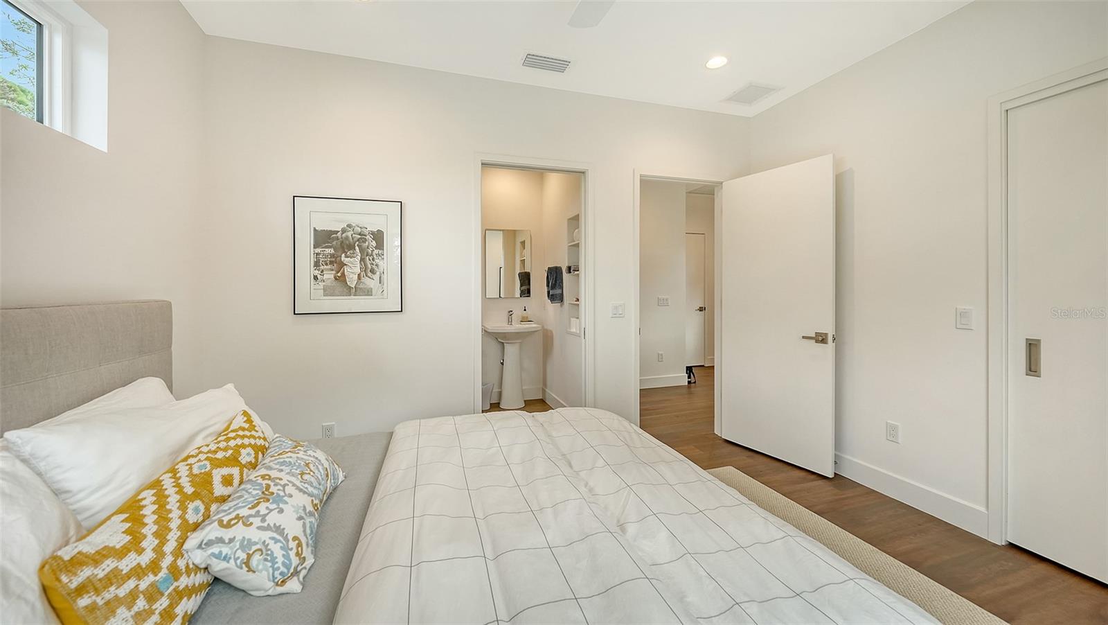 BUNGALOW HILL - Residential