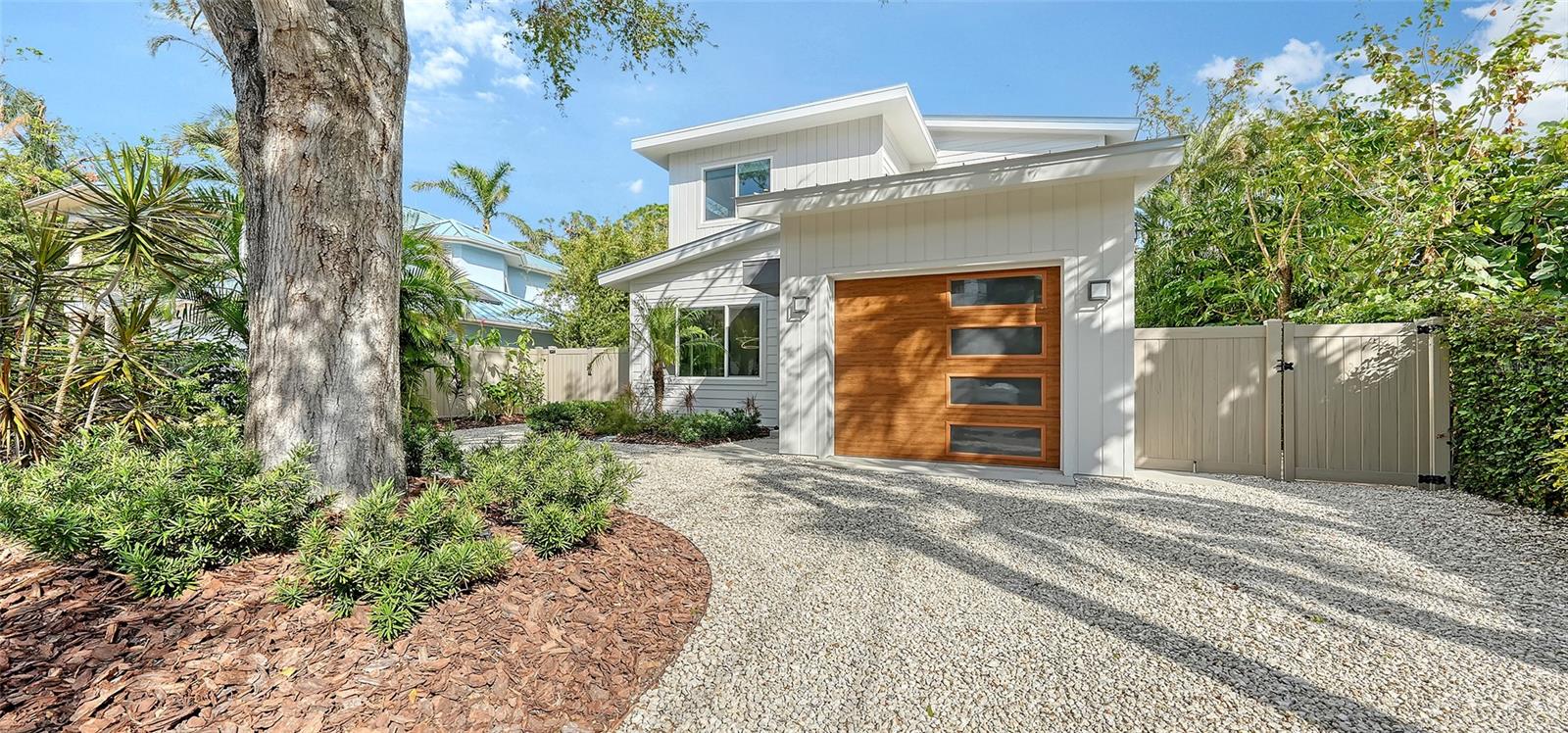 BUNGALOW HILL - Residential