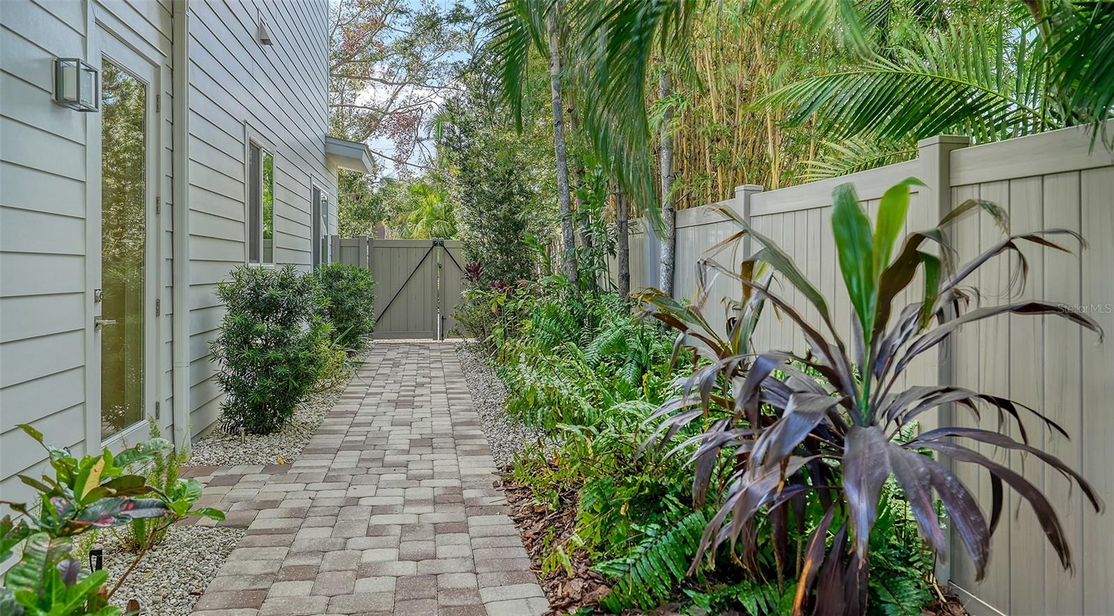 BUNGALOW HILL - Residential