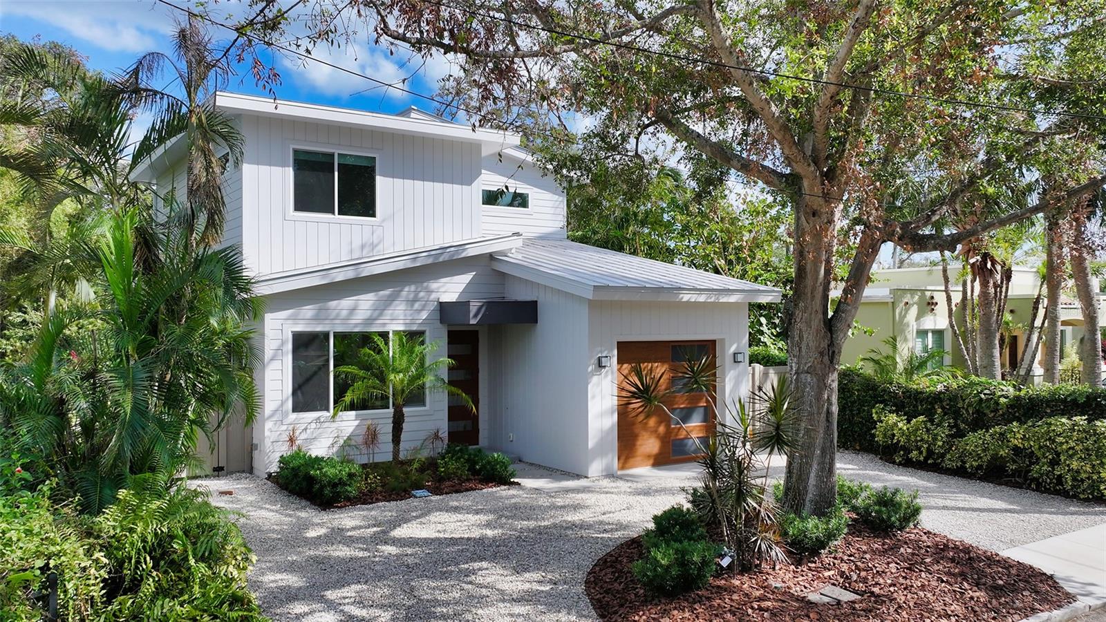 BUNGALOW HILL - Residential