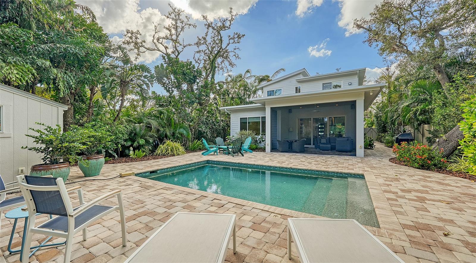 BUNGALOW HILL - Residential