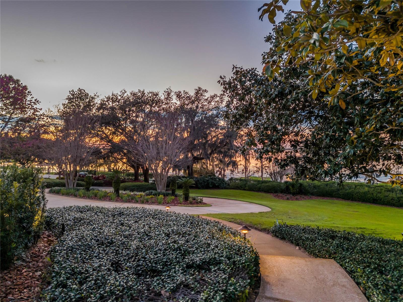 12104 LAKESHORE DRIVE