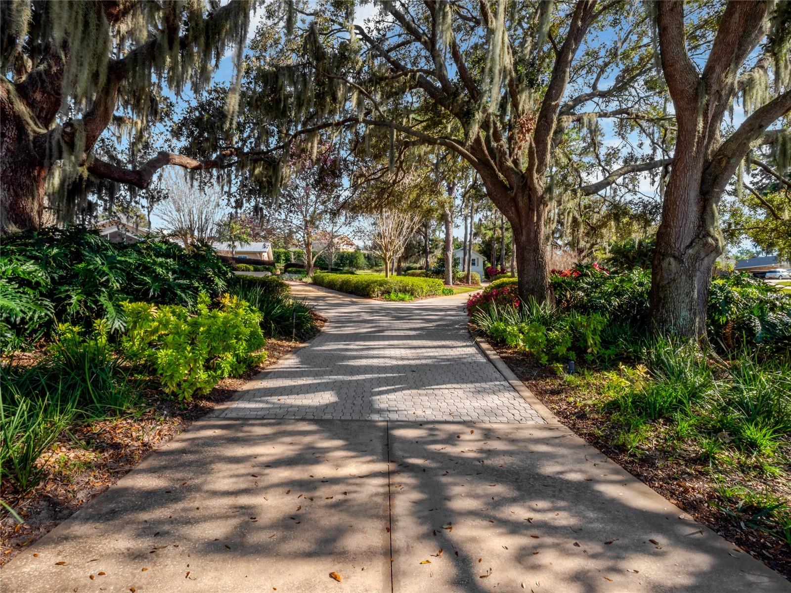 12104 LAKESHORE DRIVE