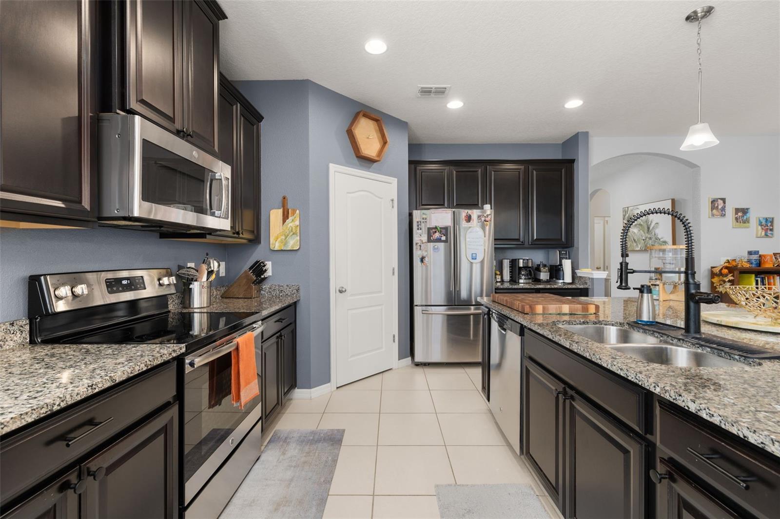 CHAMPIONS RESERVE - Residential