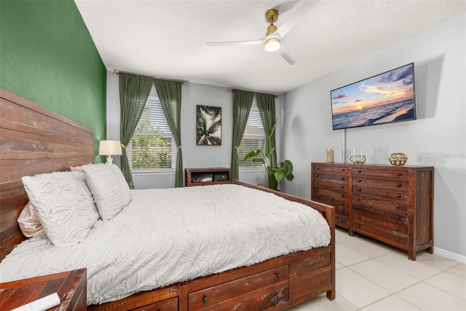 CHAMPIONS RESERVE - Residential