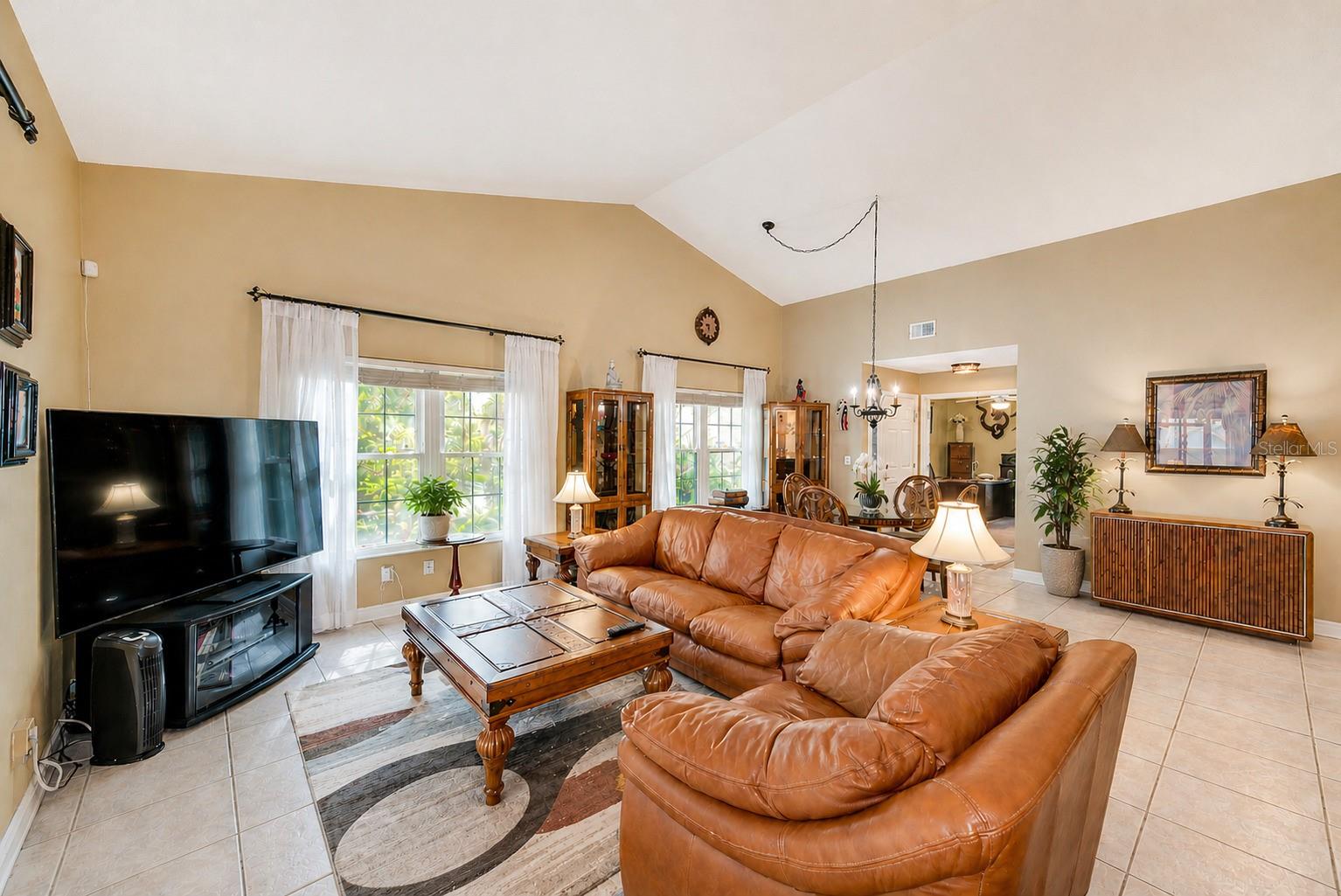 2728 BENTLEY DRIVE