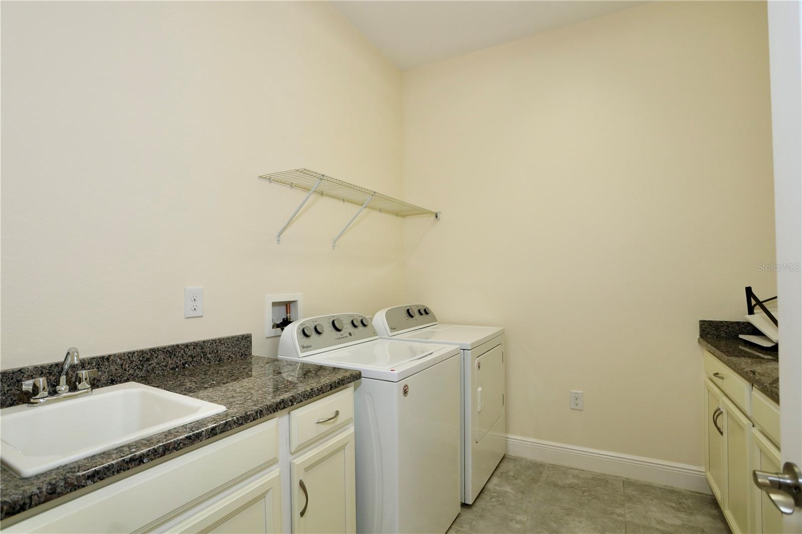 NORTHWEST LAKESIDE GROVES PH 1 - Residential