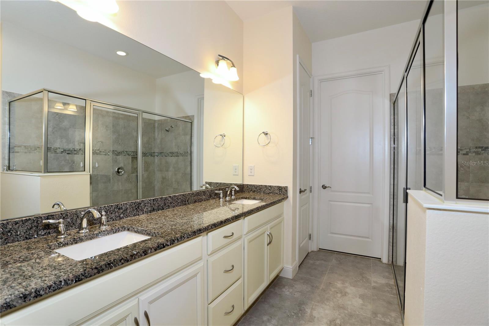 NORTHWEST LAKESIDE GROVES PH 1 - Residential