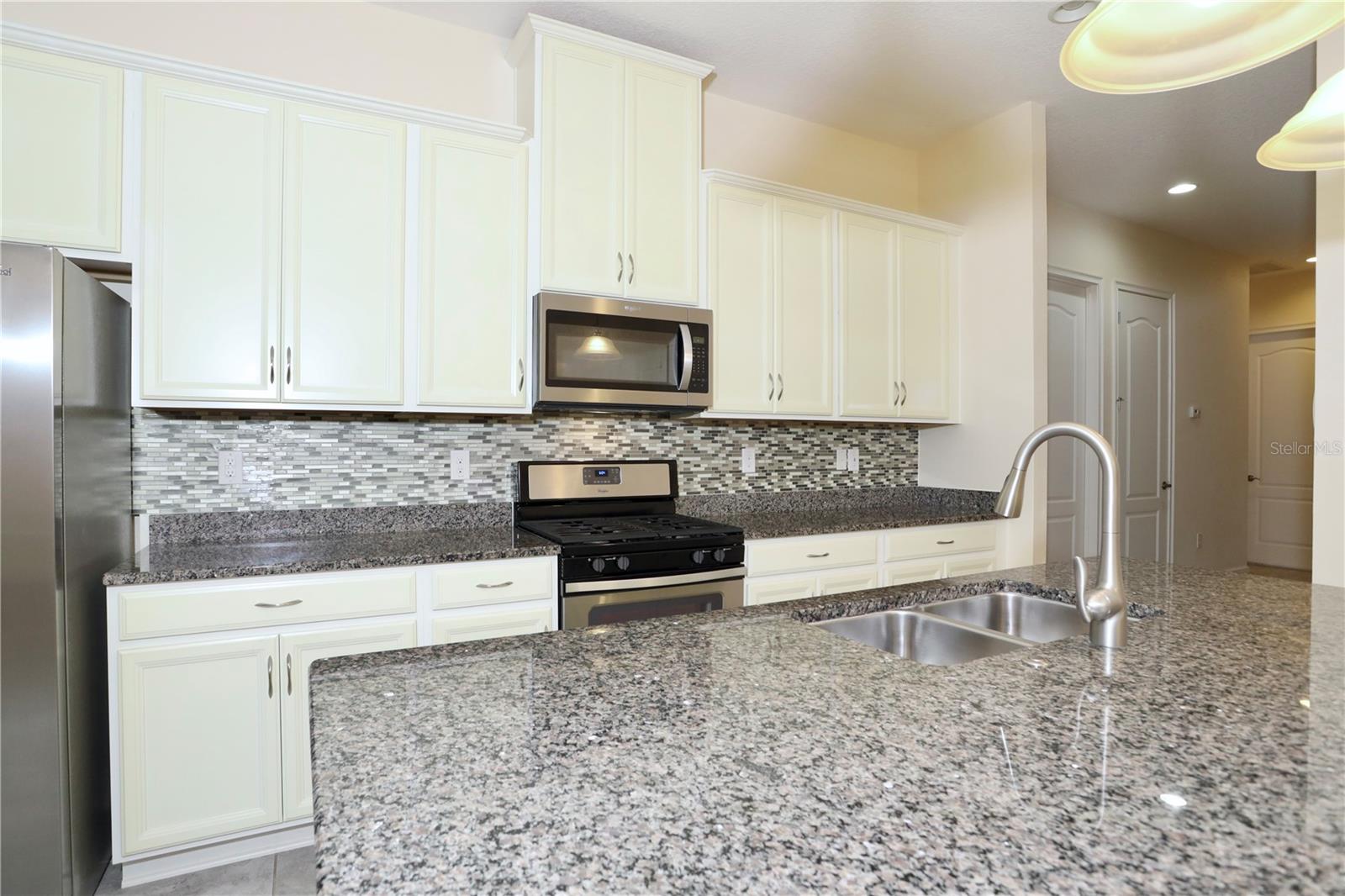 NORTHWEST LAKESIDE GROVES PH 1 - Residential