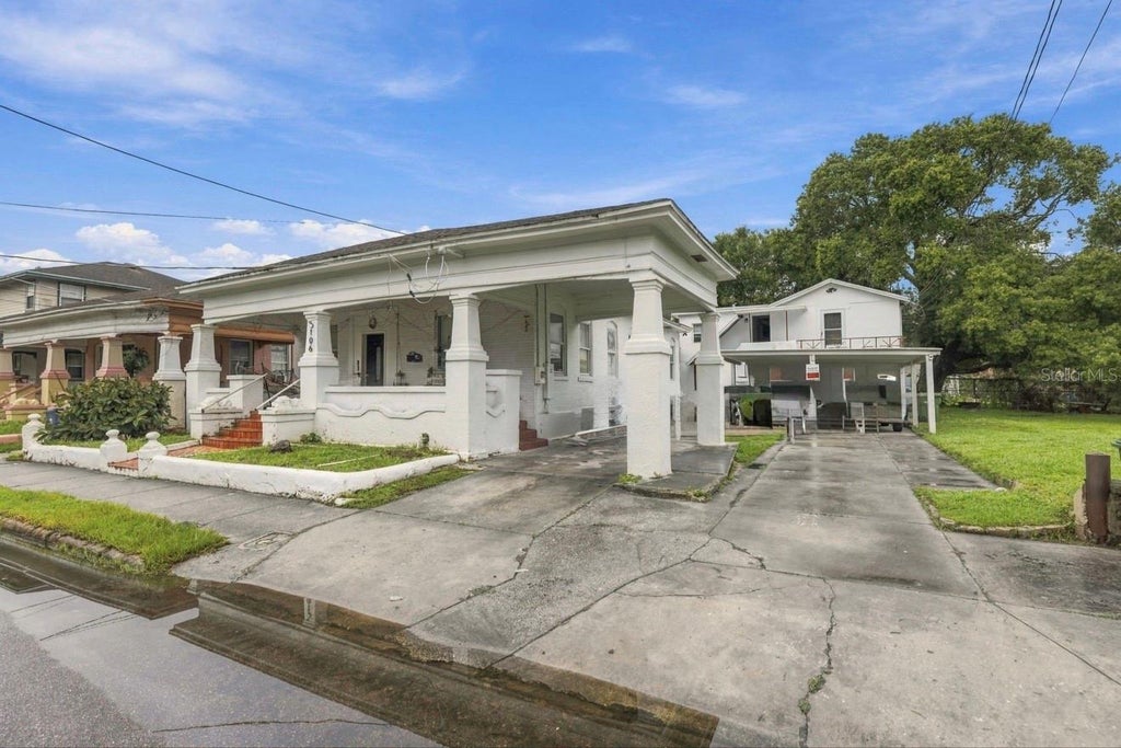 Photo of 3106 N 17th Street, Tampa, FL 33605 (MLS # TB8556502)
