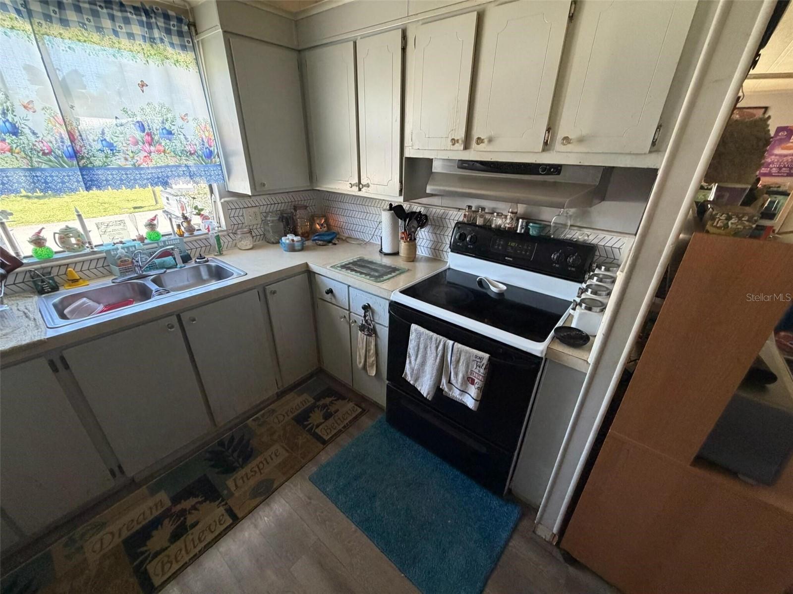 VILLAGE UNIT 03 LAKELAND - Residential
