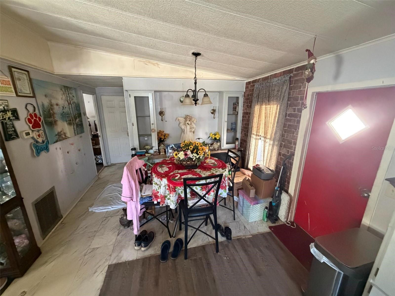 VILLAGE UNIT 03 LAKELAND - Residential
