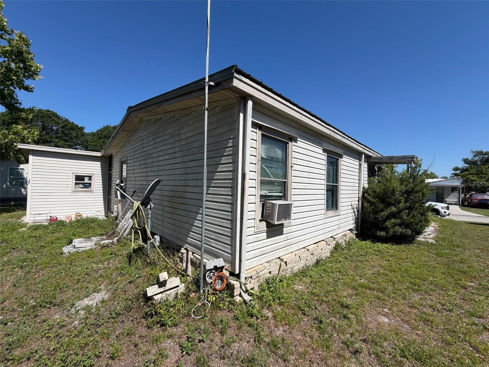 VILLAGE UNIT 03 LAKELAND - Residential