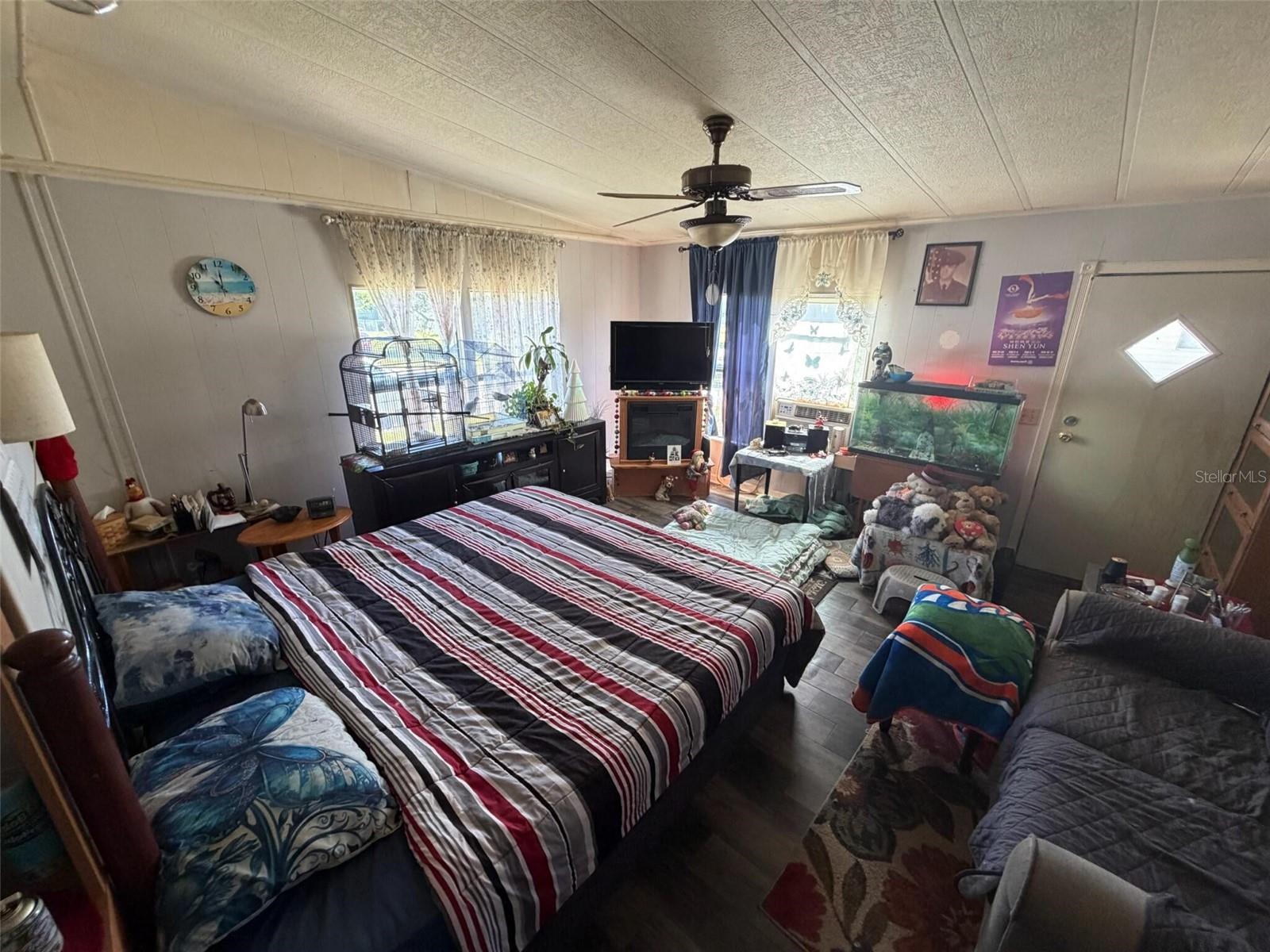 VILLAGE UNIT 03 LAKELAND - Residential