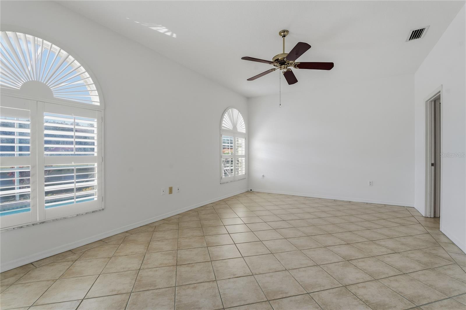 CRESCENT OAKS COUNTRY CLUB COVENTRY PH 4 - Residential