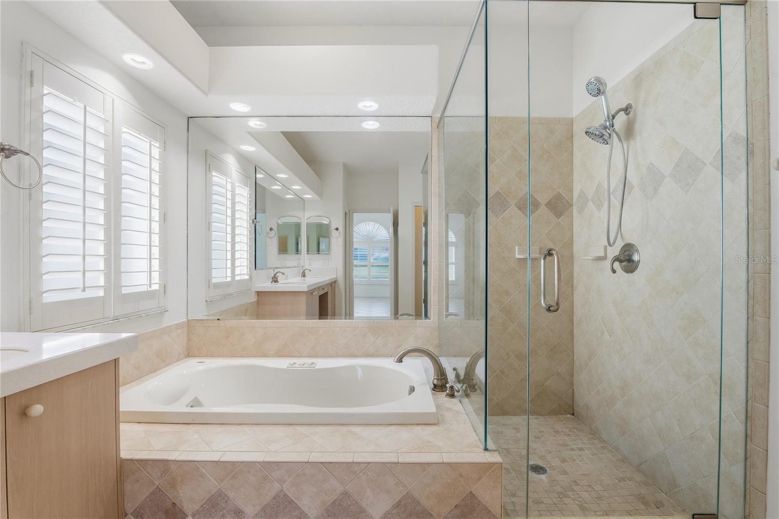 CRESCENT OAKS COUNTRY CLUB COVENTRY PH 4 - Residential