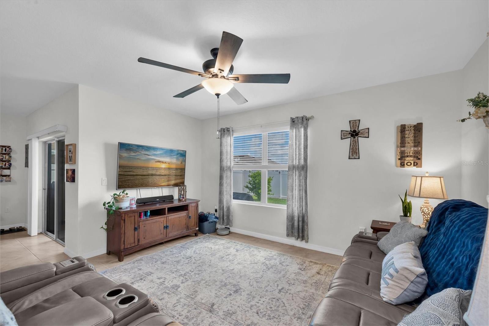 LAKES/LAUREL HLNDS PH 2B - Residential