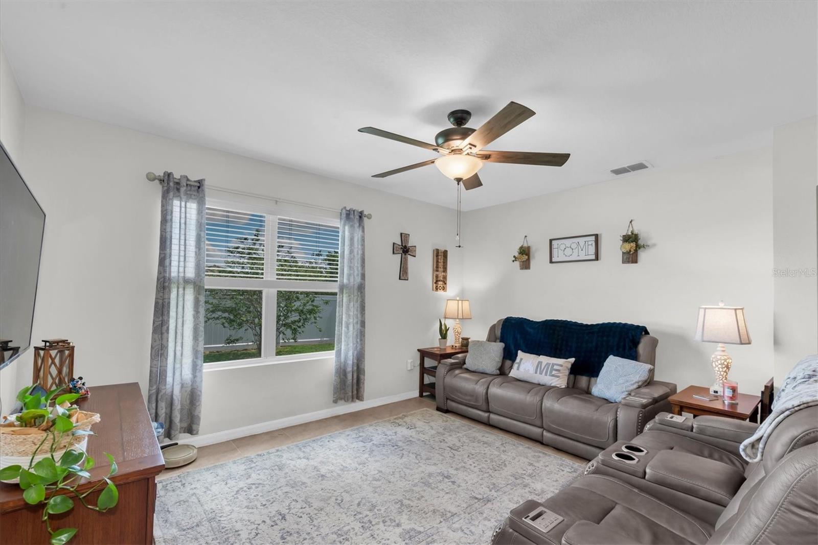 LAKES/LAUREL HLNDS PH 2B - Residential