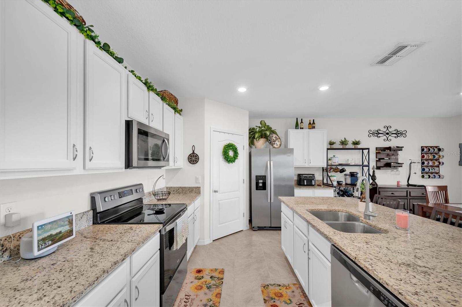 LAKES/LAUREL HLNDS PH 2B - Residential