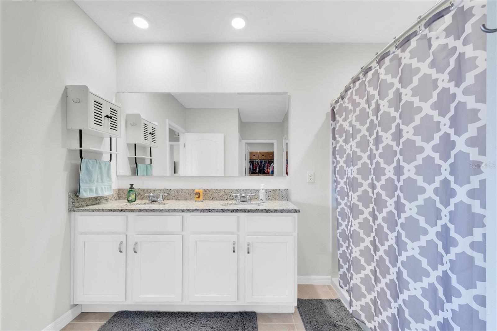 LAKES/LAUREL HLNDS PH 2B - Residential