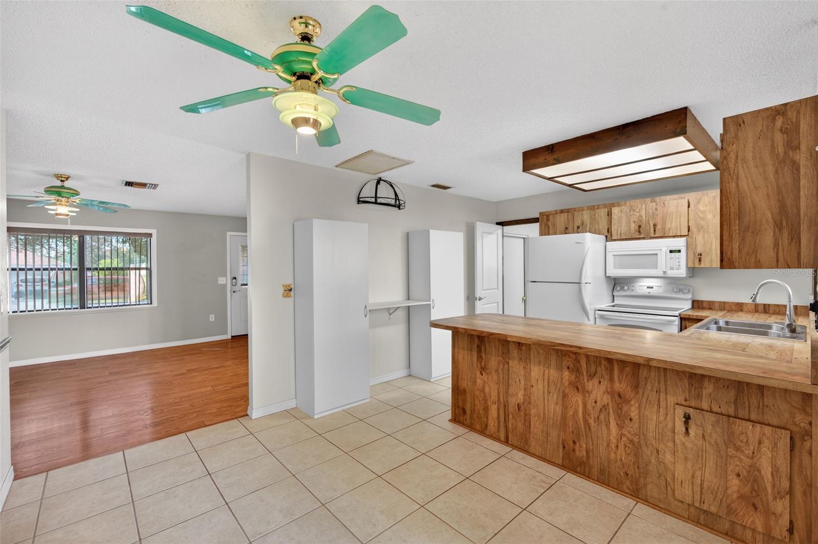 SPRING HILL - Residential