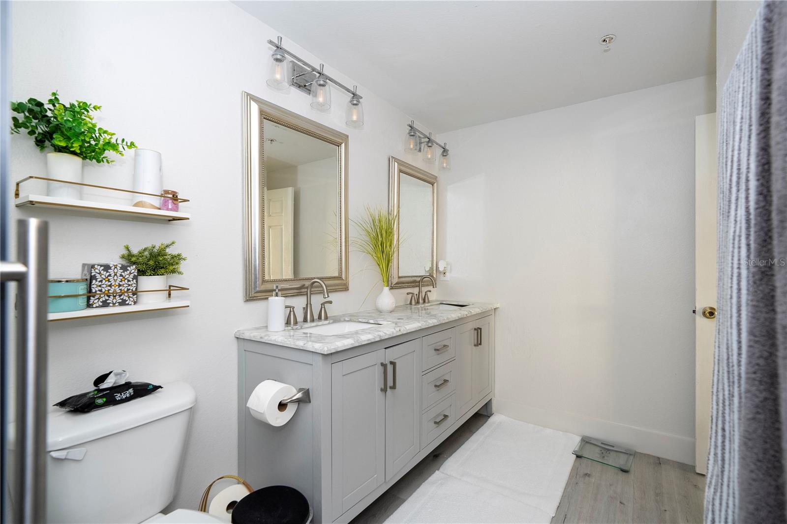 HAMPTONS/METROWEST - Residential