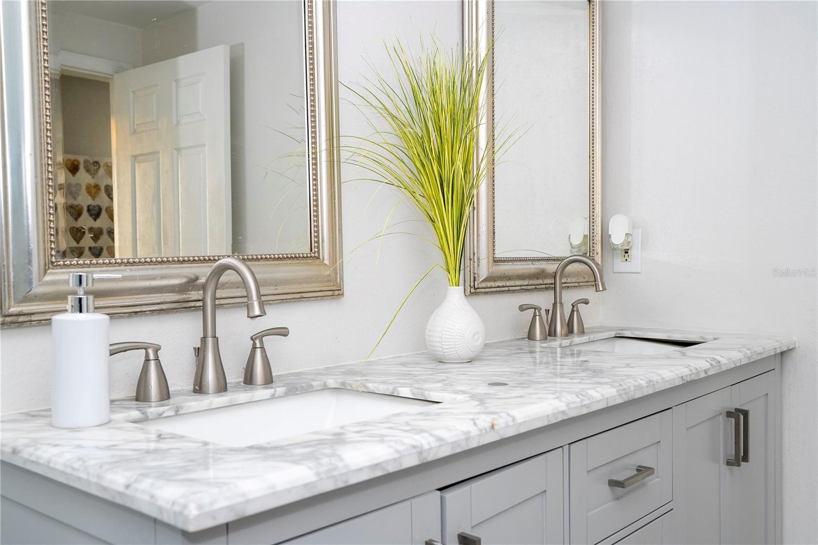 HAMPTONS/METROWEST - Residential