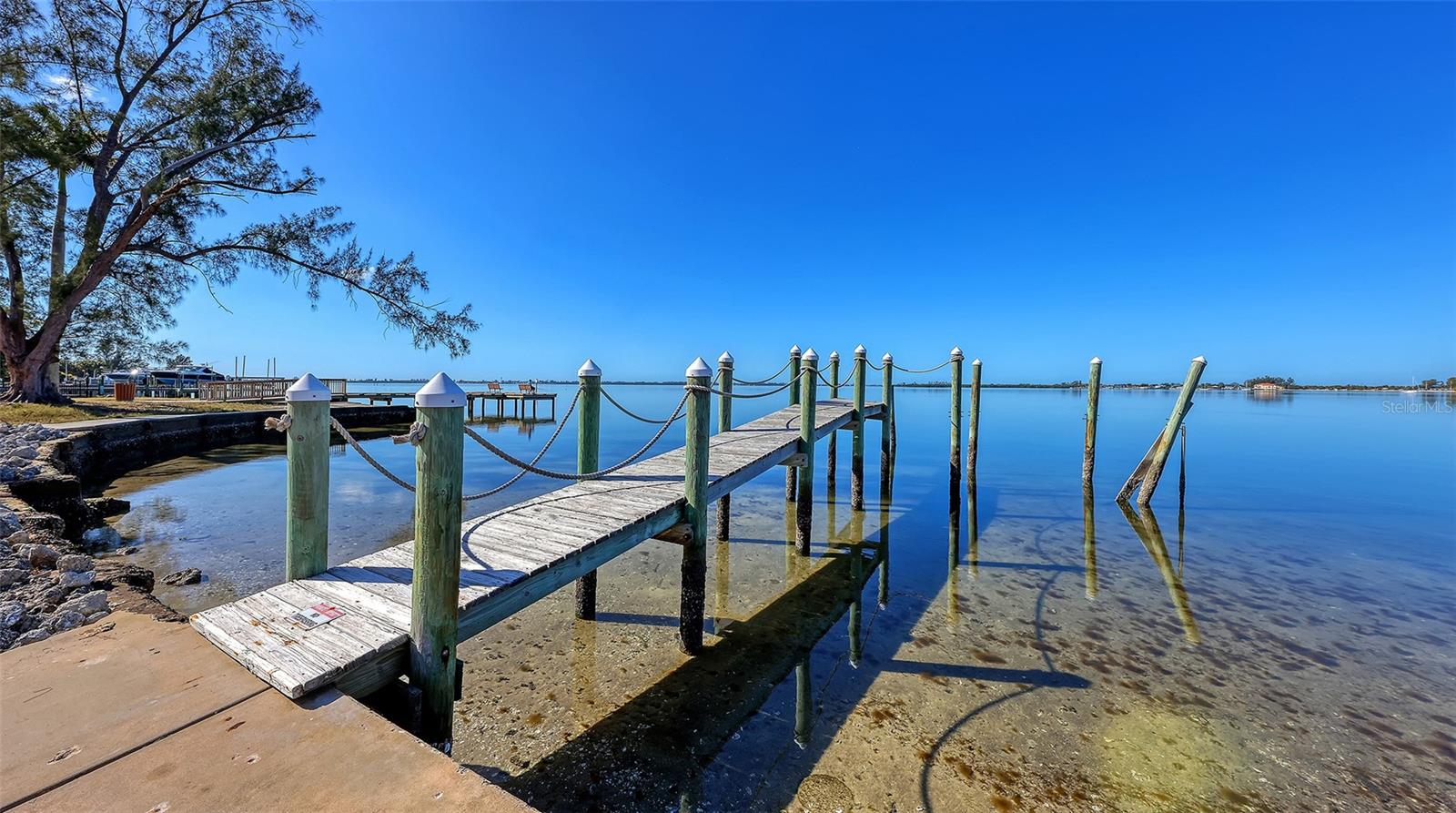 PALMA SOLA PARK - Residential