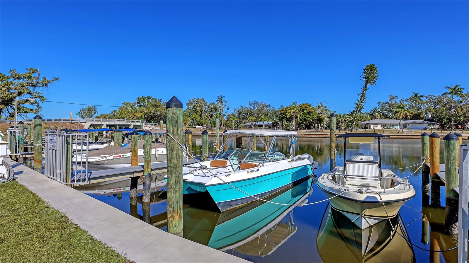 PALMA SOLA PARK - Residential