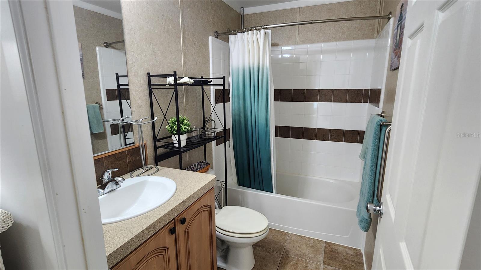 OAKWOOD MANOR - Residential