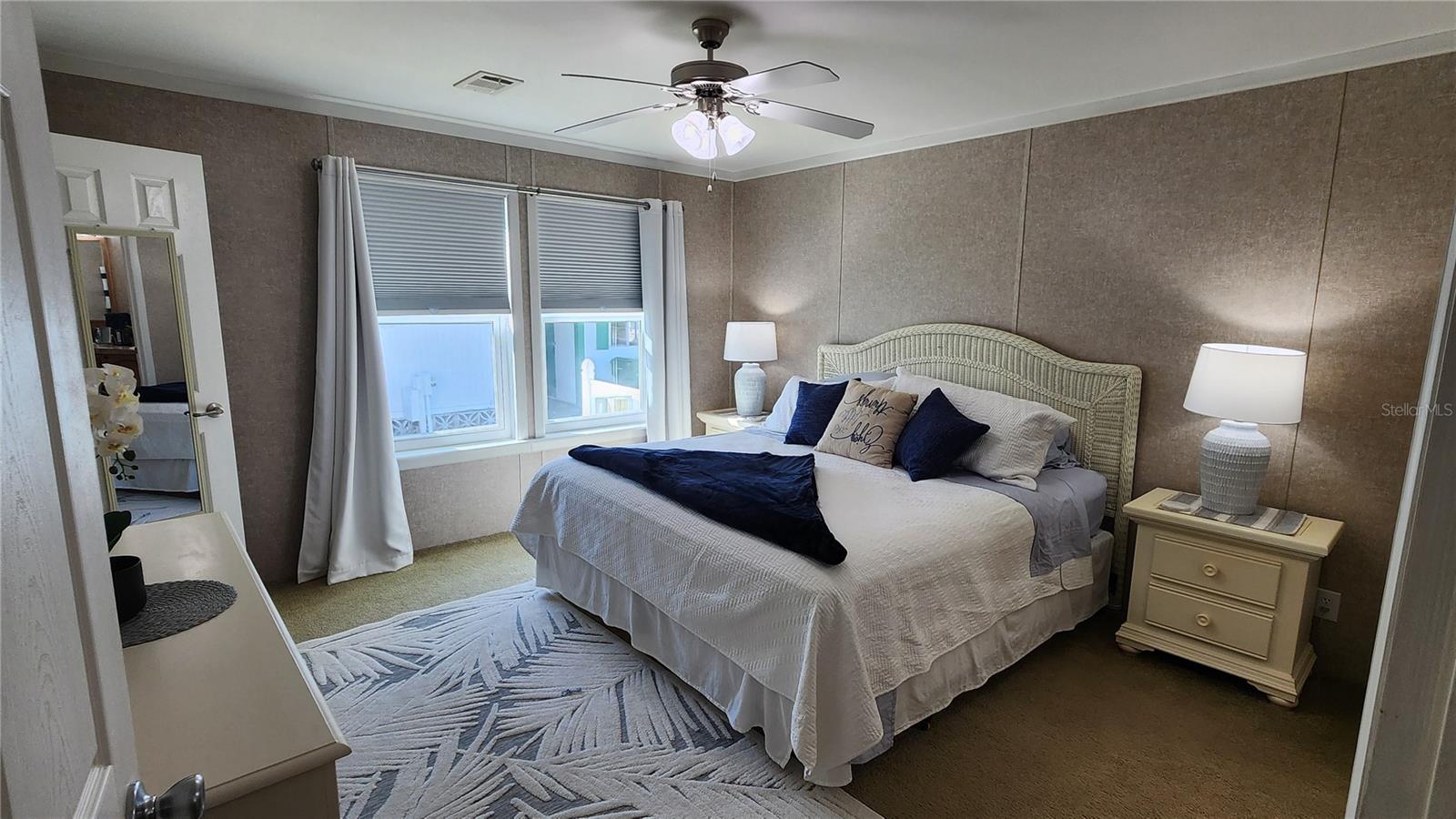 OAKWOOD MANOR - Residential