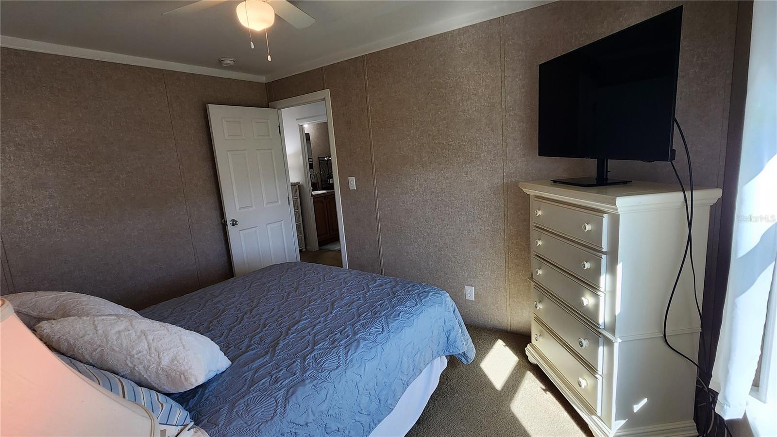 OAKWOOD MANOR - Residential