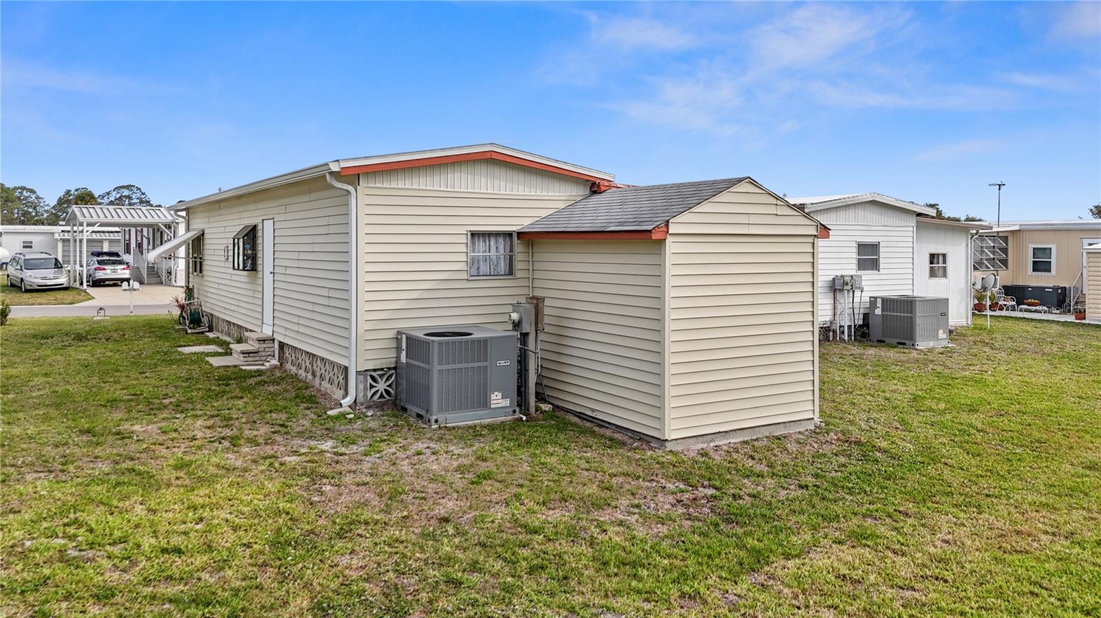 HOLIDAY PARK - Residential