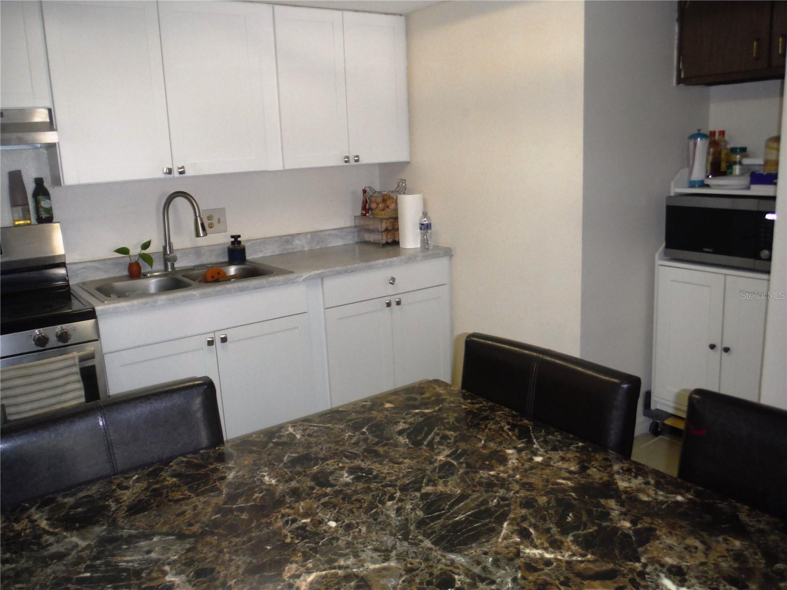 LAKE PALMS SEC 4 - Residential Income