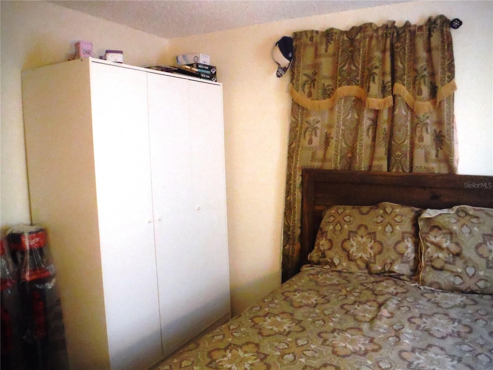 LAKE PALMS SEC 4 - Residential Income