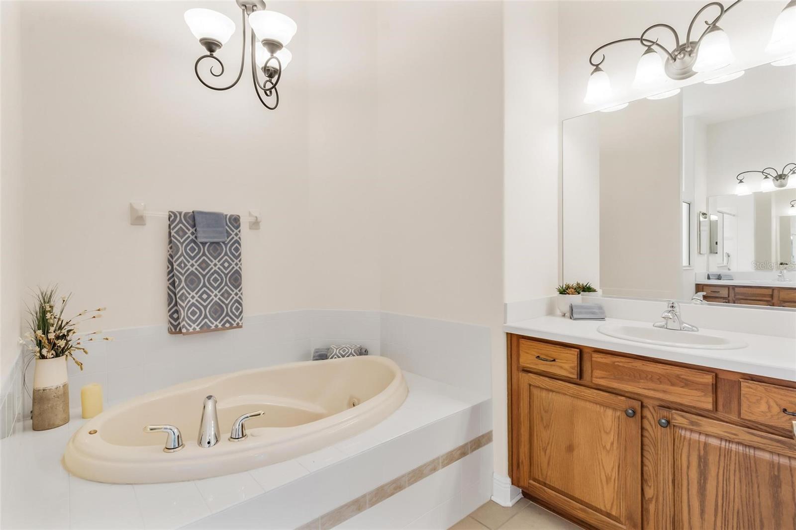 HARBOR HILLS GROVES - Residential