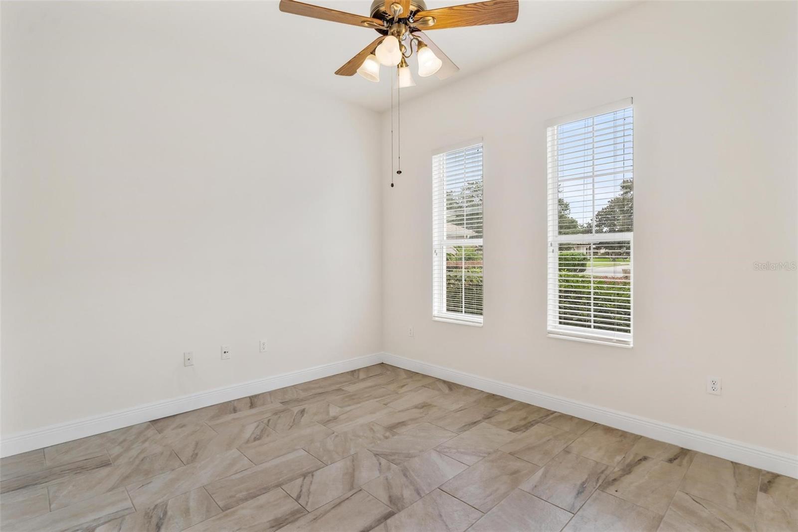 HARBOR HILLS GROVES - Residential
