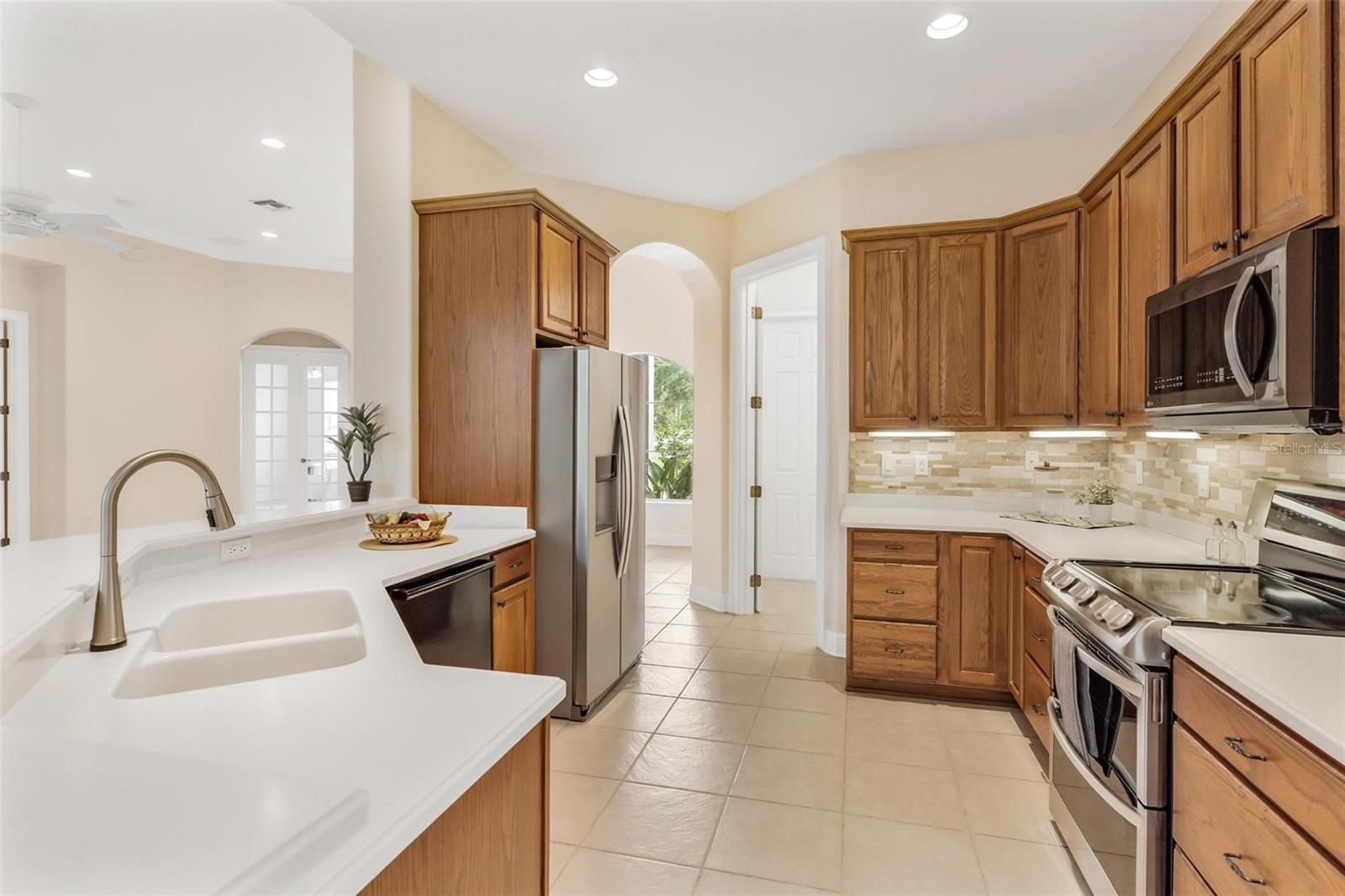 HARBOR HILLS GROVES - Residential