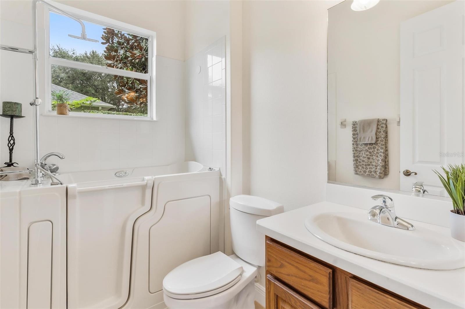 HARBOR HILLS GROVES - Residential