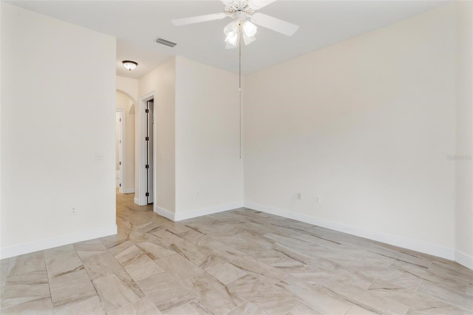 HARBOR HILLS GROVES - Residential