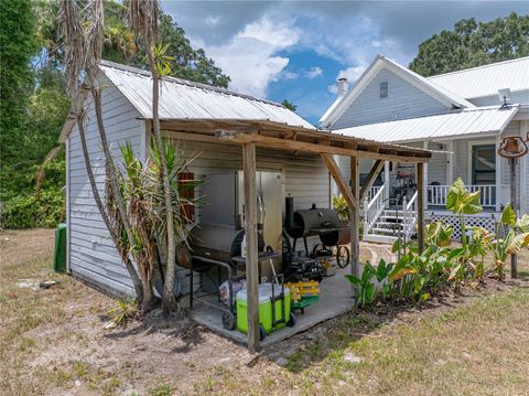 A home in PLANT CITY