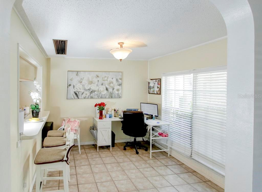637 KENSINGTON LAKE CIRCLE