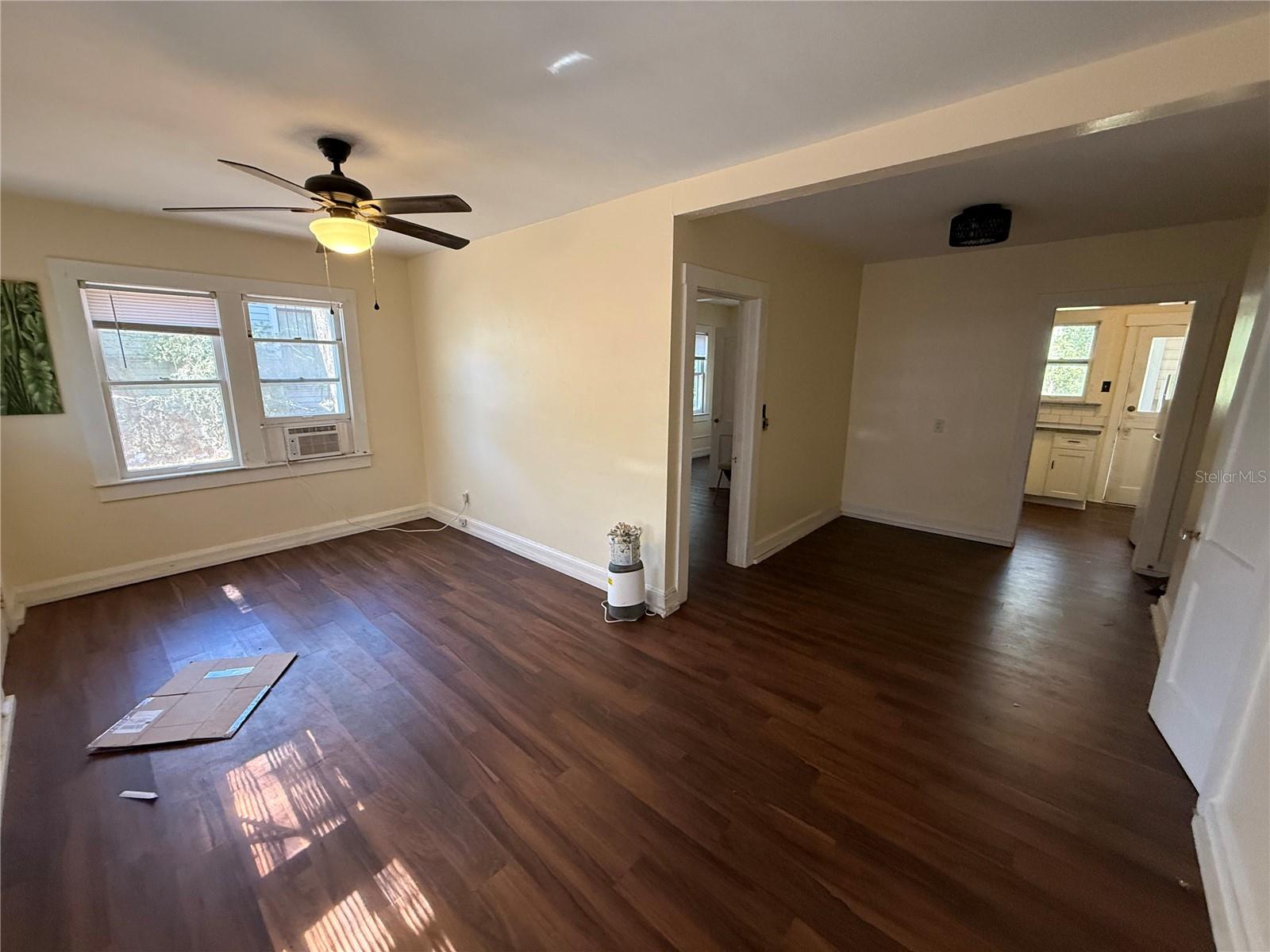 824 E UNIVERSITY AVENUE 1