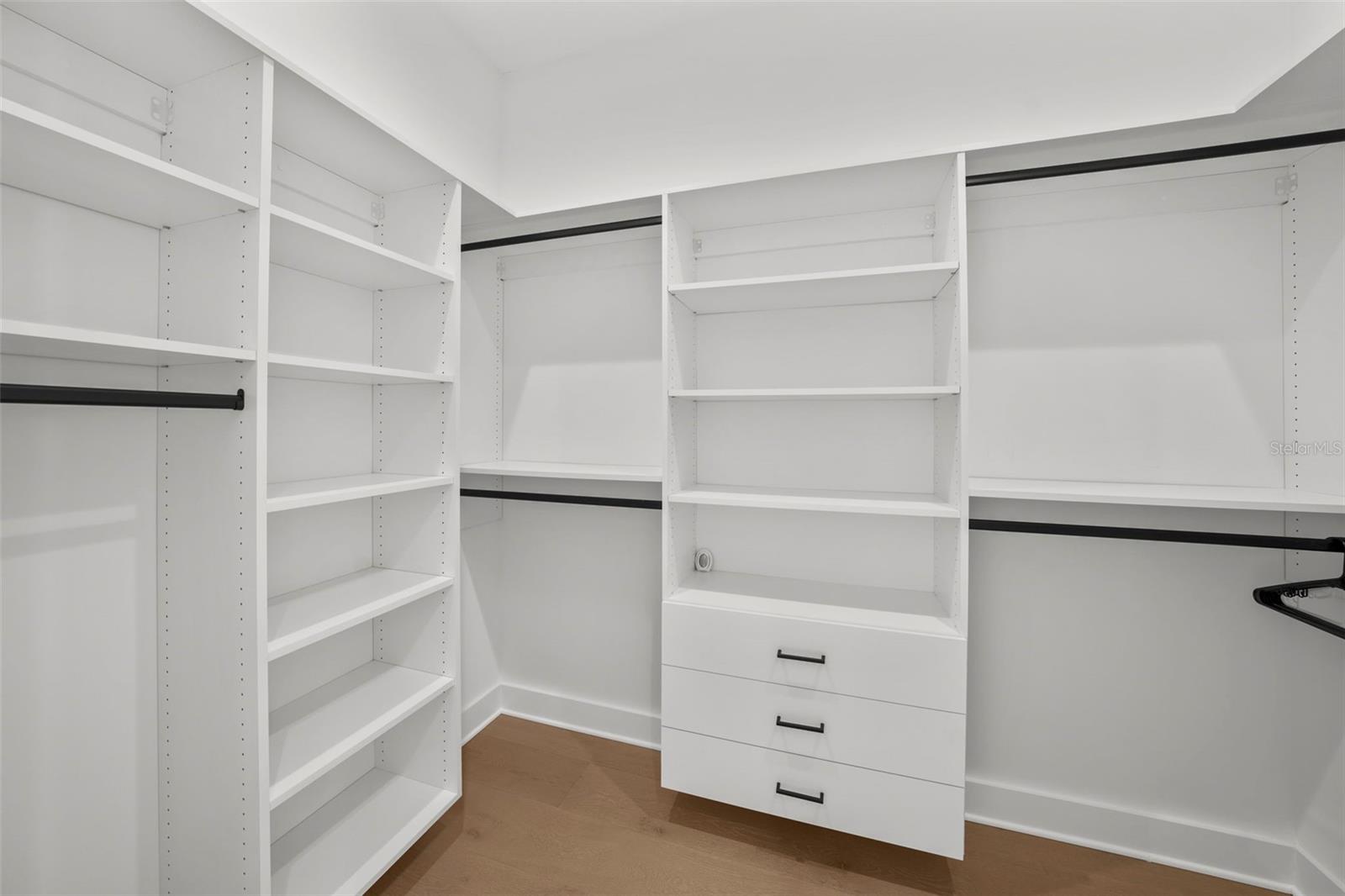 DAVIS ISLANDS PB10 PG52 TO 57 - Residential