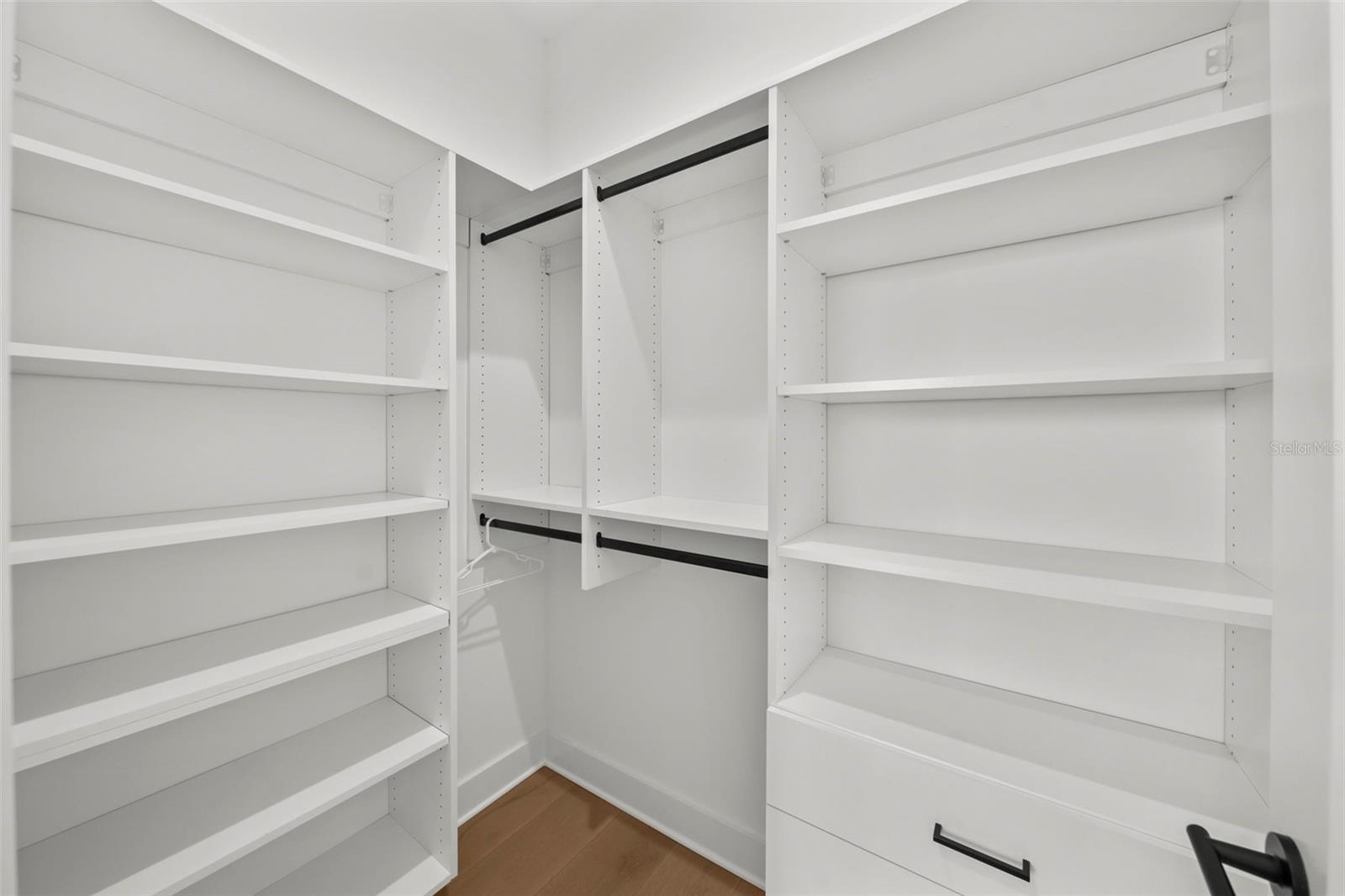 DAVIS ISLANDS PB10 PG52 TO 57 - Residential