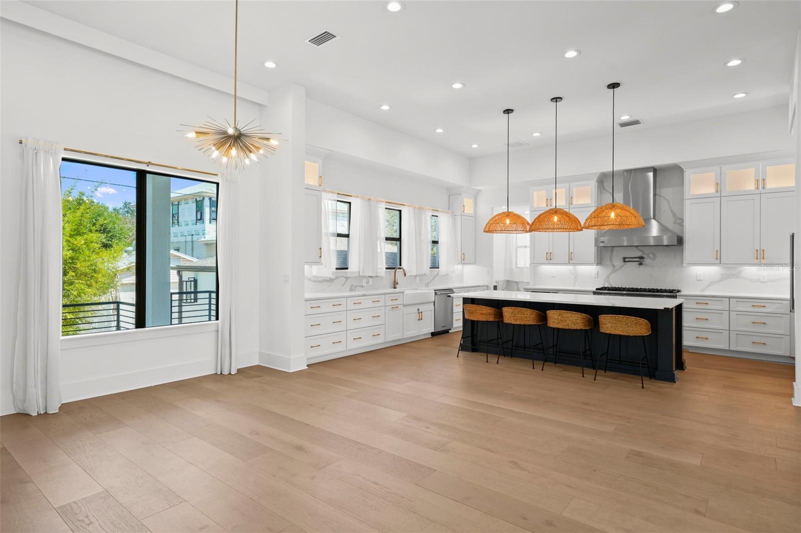 DAVIS ISLANDS PB10 PG52 TO 57 - Residential