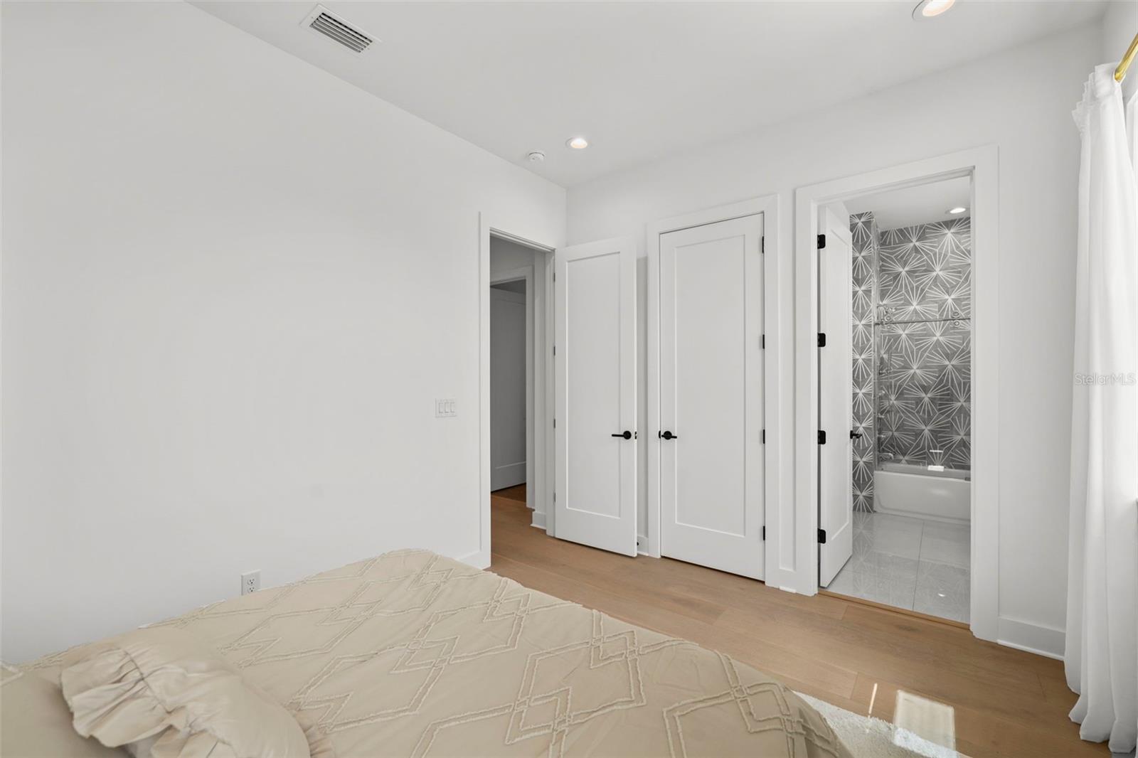 DAVIS ISLANDS PB10 PG52 TO 57 - Residential