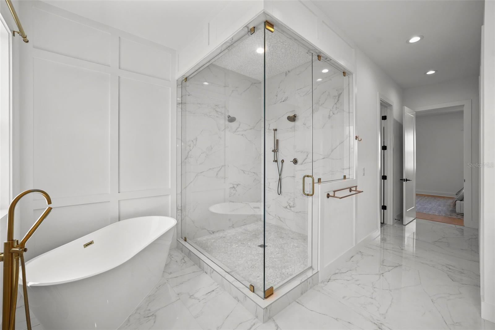 DAVIS ISLANDS PB10 PG52 TO 57 - Residential