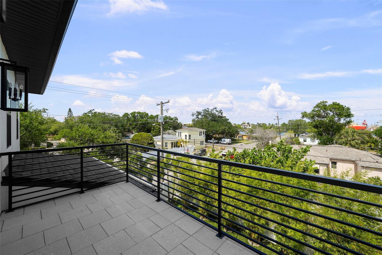 DAVIS ISLANDS PB10 PG52 TO 57 - Residential